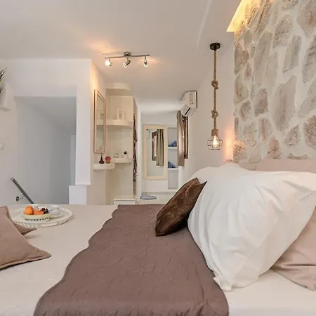 Geolenas - Naxian Old Agora